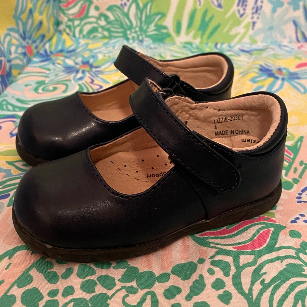 Navy Footmates Mary Janes sz 4